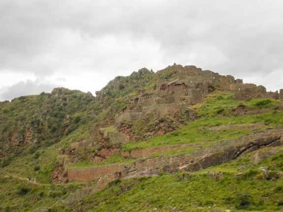 pisac1 575x431 Valle Sagrado y Machu Picchu   2D, 1N
